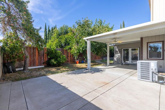 11 Monterosa Ct, Sacramento, CA 95823