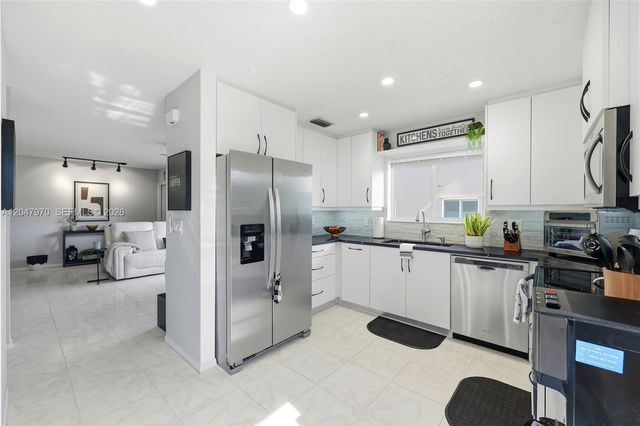 1725 SW 109th Terrace, Davie, FL 33324