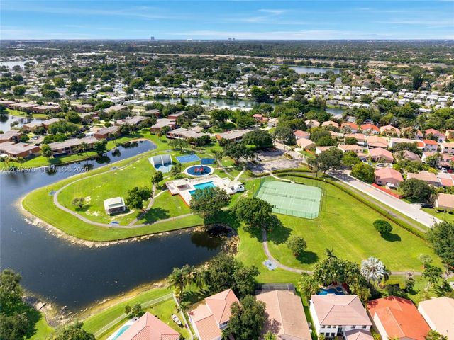 1725 SW 109th Terrace, Davie, FL 33324
