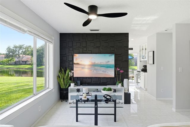 1725 SW 109th Terrace, Davie, FL 33324