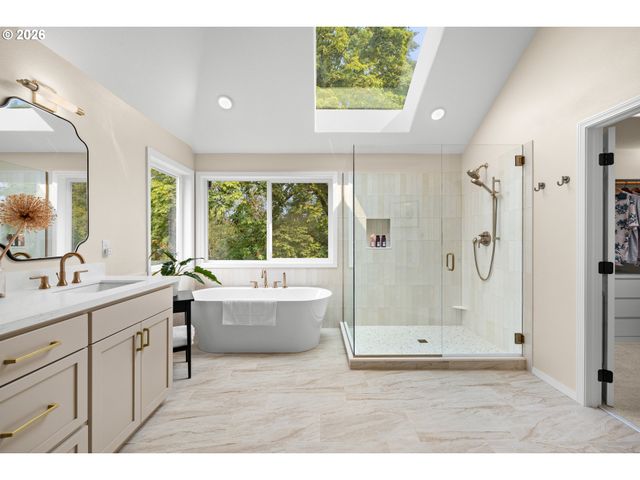 3234 Sw PARSONS Ct, Portland, OR 97219