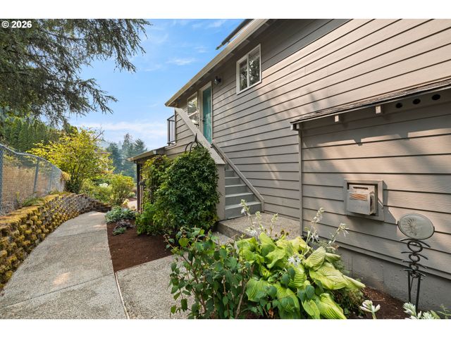 3234 Sw PARSONS Ct, Portland, OR 97219