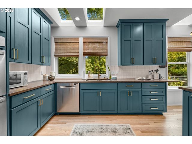 3234 Sw PARSONS Ct, Portland, OR 97219