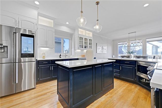 15904 W 161st Terrace, Olathe, KS 66062