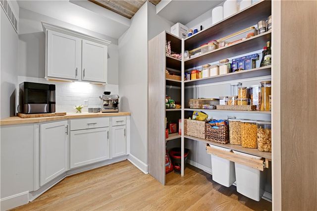 15904 W 161st Terrace, Olathe, KS 66062