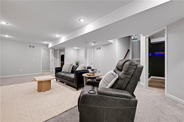 15904 W 161st Terrace, Olathe, KS 66062