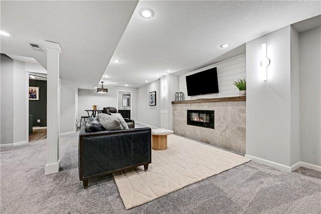 15904 W 161st Terrace, Olathe, KS 66062