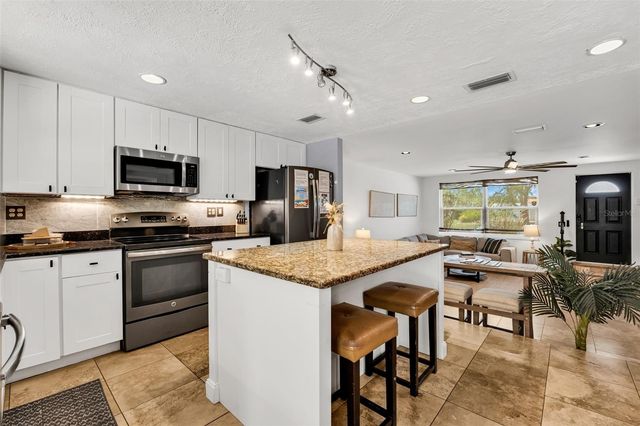 1664 LAKEVIEW PLACE, Englewood, FL 34223