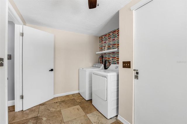 1664 LAKEVIEW PLACE, Englewood, FL 34223