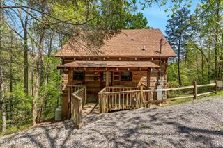 2580 Black Bear Lane, Sevierville, TN 37876
