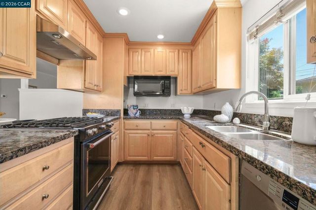 1346 Maryland Dr, Concord, CA 94521