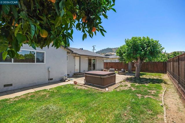 1346 Maryland Dr, Concord, CA 94521