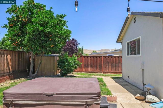 1346 Maryland Dr, Concord, CA 94521