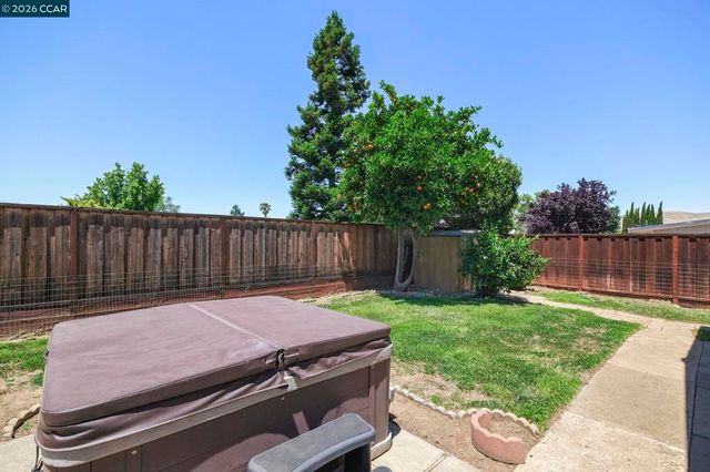 1346 Maryland Dr, Concord, CA 94521