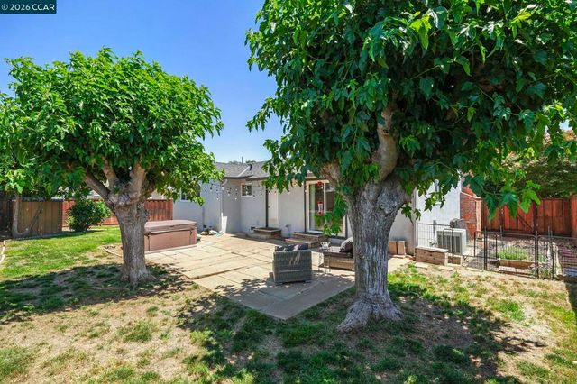 1346 Maryland Dr, Concord, CA 94521