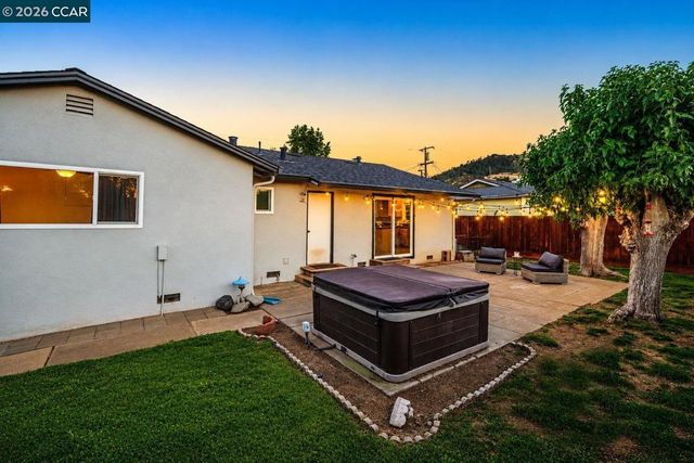 1346 Maryland Dr, Concord, CA 94521