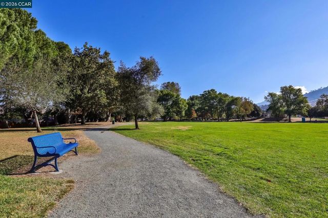 1346 Maryland Dr, Concord, CA 94521