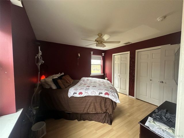 3 Horseshoe Lane, Center Moriches, NY 11934