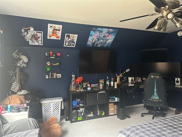 3 Horseshoe Lane, Center Moriches, NY 11934