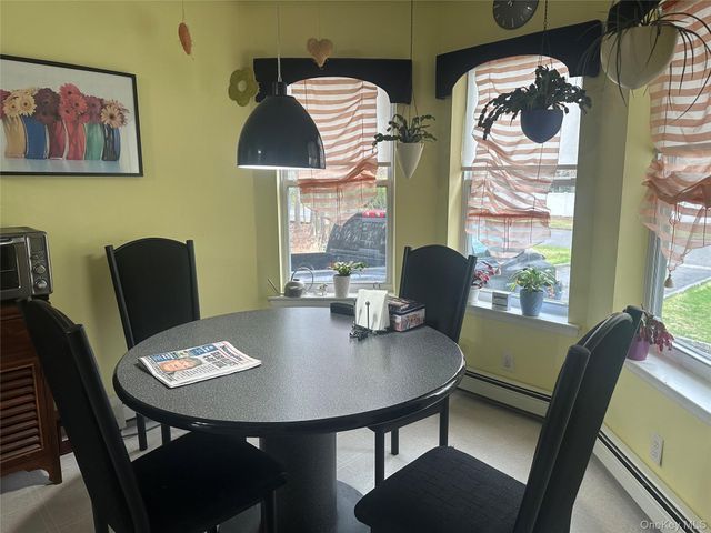 3 Horseshoe Lane, Center Moriches, NY 11934