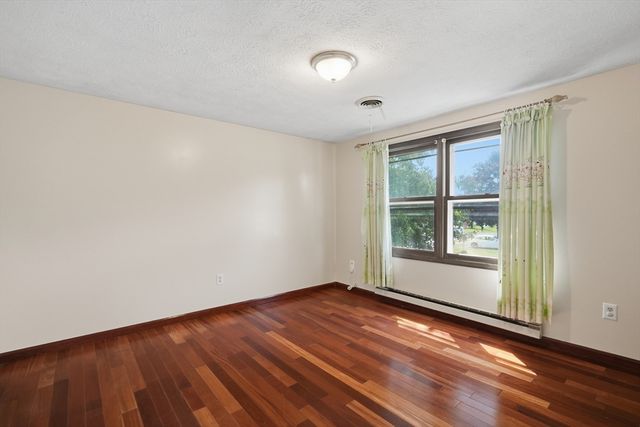 4 Baril Ln, Chicopee, MA 01013