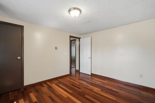 4 Baril Ln, Chicopee, MA 01013