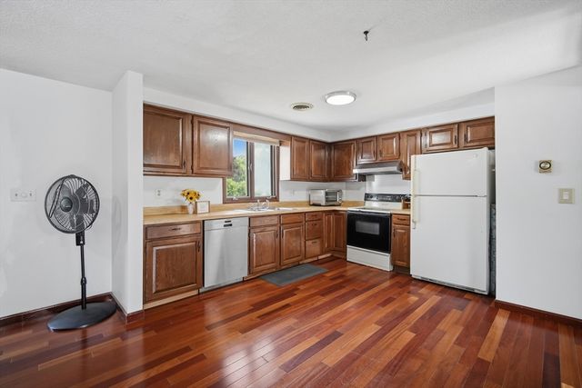 4 Baril Ln, Chicopee, MA 01013
