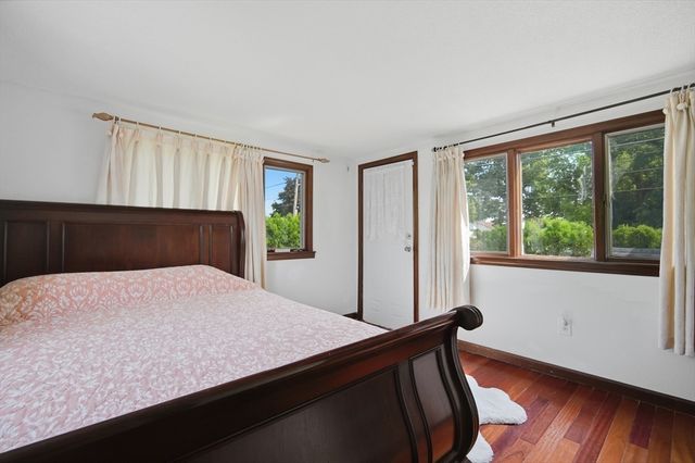 4 Baril Ln, Chicopee, MA 01013