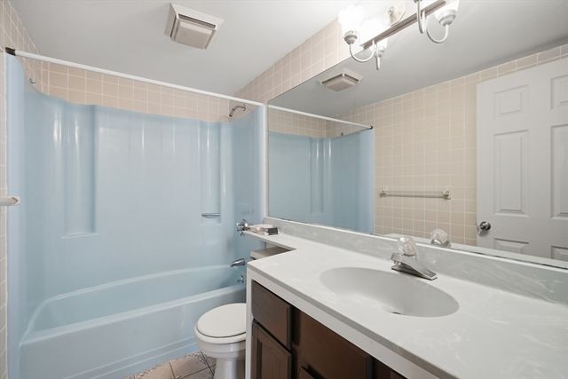 4 Baril Ln, Chicopee, MA 01013