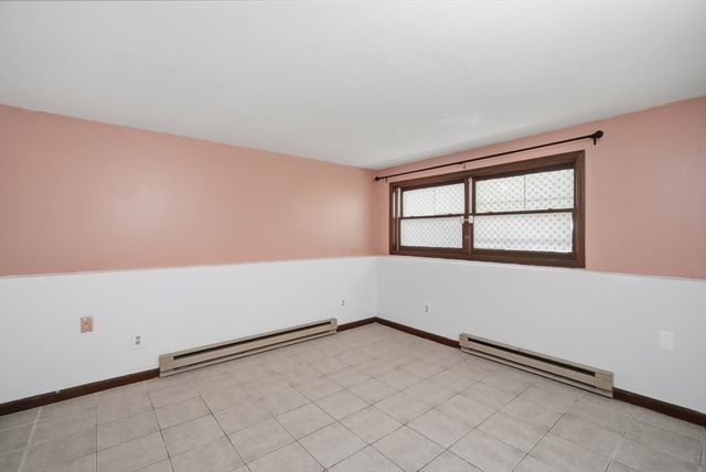 4 Baril Ln, Chicopee, MA 01013