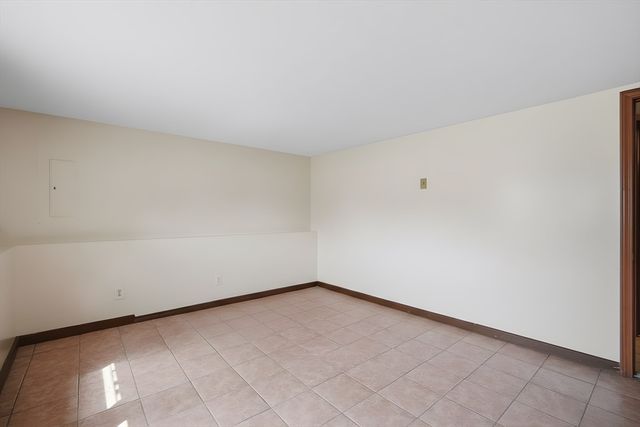 4 Baril Ln, Chicopee, MA 01013
