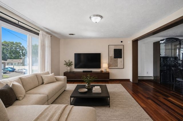 4 Baril Ln, Chicopee, MA 01013