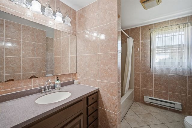 4 Baril Ln, Chicopee, MA 01013