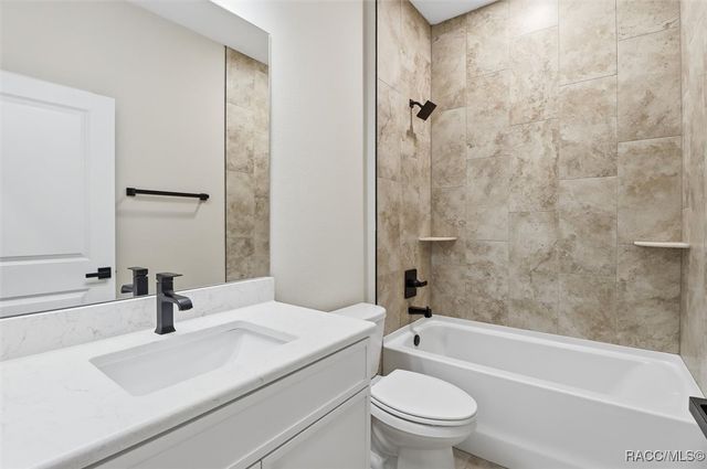 11608 W Dragonhead Drive, Crystal River, FL 34428