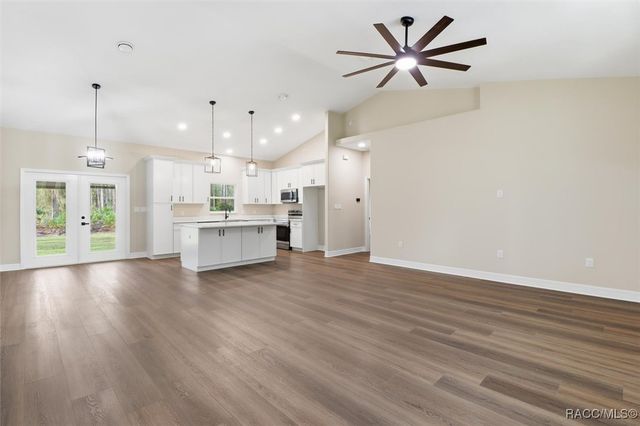 11608 W Dragonhead Drive, Crystal River, FL 34428