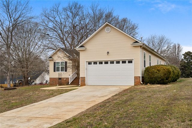 112 Jester Court, Williamston, SC 29697