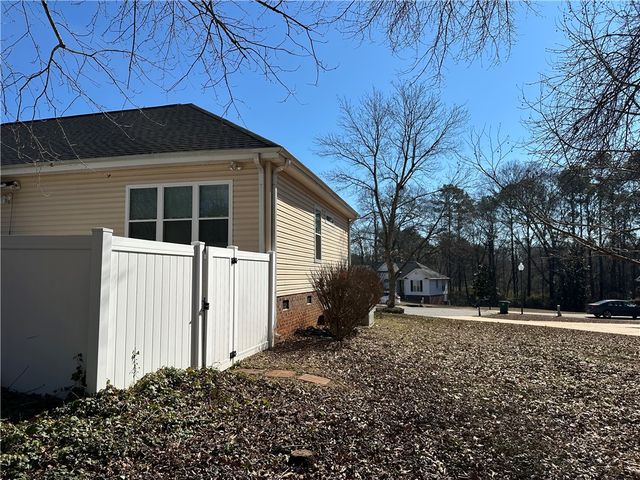 112 Jester Court, Williamston, SC 29697