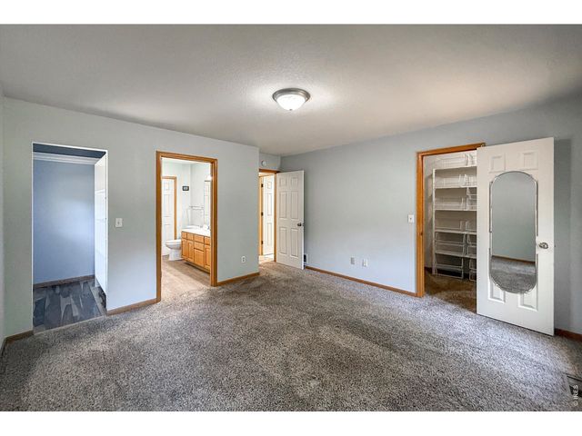 2294 Security Ct, Loveland, CO 80538