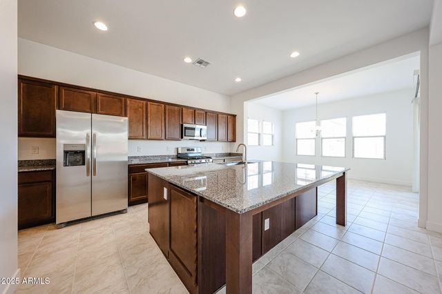 7662 W Crabapple Drive, Peoria, AZ 85383