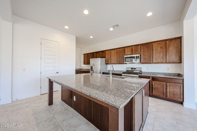 7662 W Crabapple Drive, Peoria, AZ 85383
