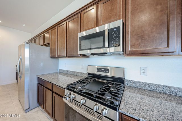 7662 W Crabapple Drive, Peoria, AZ 85383