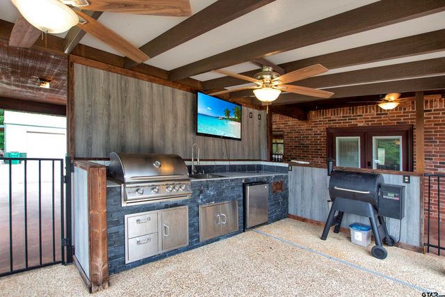 6233 Curtis Black Rd, Hallsville, TX 75650