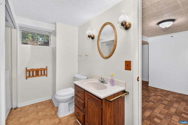 2112 CARPENTERS MILL RD, Barboursville, VA 22923