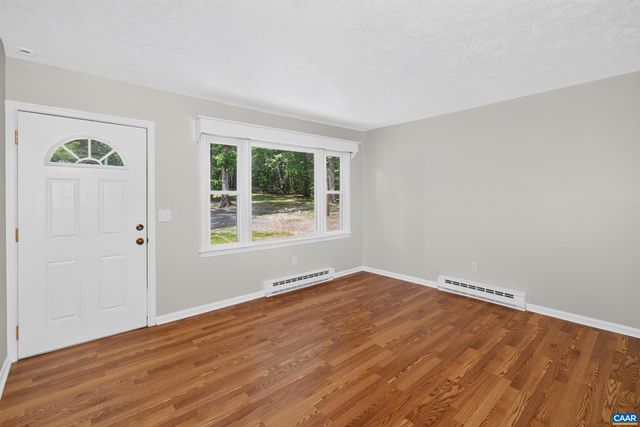 2112 CARPENTERS MILL RD, Barboursville, VA 22923