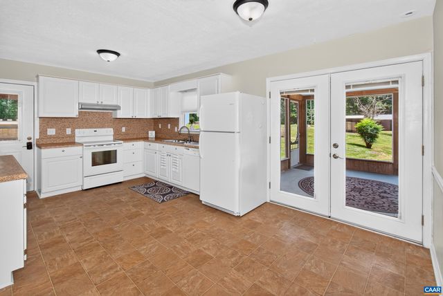 2112 CARPENTERS MILL RD, Barboursville, VA 22923