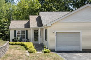 30 Lincoln Drive, Londonderry, NH 03053