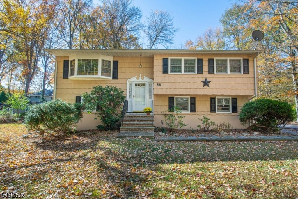 86 Kraft Pl, Ringwood Boro, NJ 07456