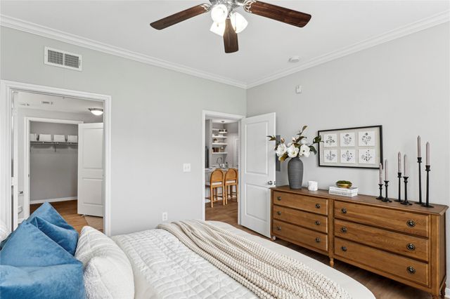 14807 Woodland Hills Drive 1304, Houston, TX 77396