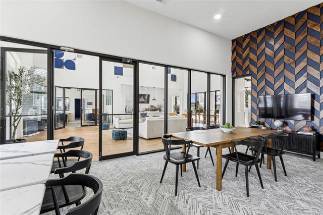 14807 Woodland Hills Drive 1304, Houston, TX 77396