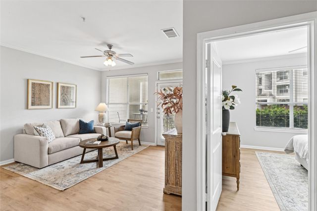 14807 Woodland Hills Drive 1304, Houston, TX 77396